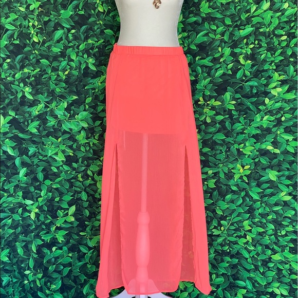 Express Dresses & Skirts - 🌹Express Bright Pink Maxi Skirt with Slits